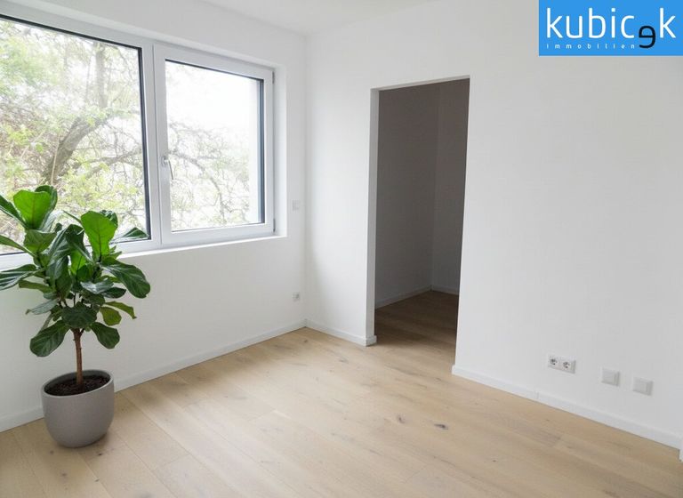 Schlafzimmer mit Schrankraum