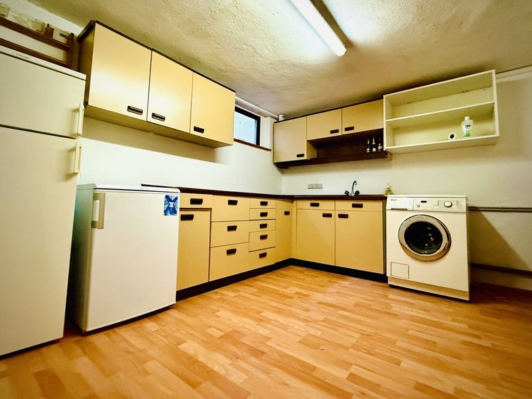 Wirtschaftsküche im Kellergeschoß - praktisch und plegeleicht