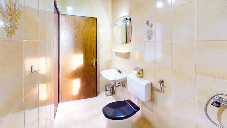 Badezimmer Gästezimmer 2 (EG)