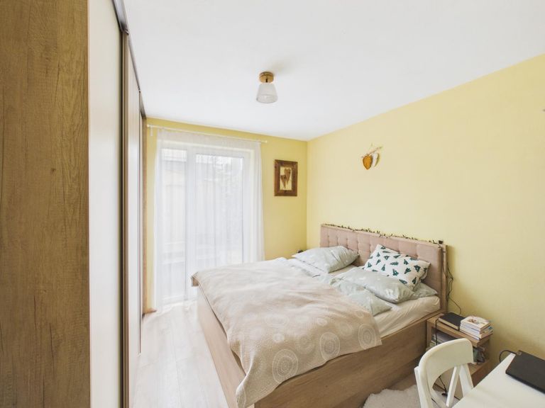 Schlafzimmer 1