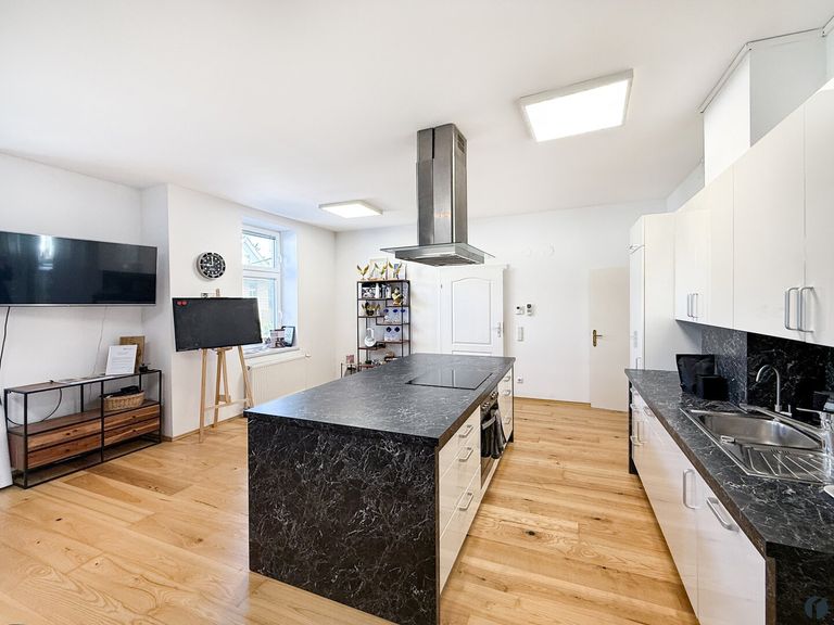 Wohnraum mit offener Küche