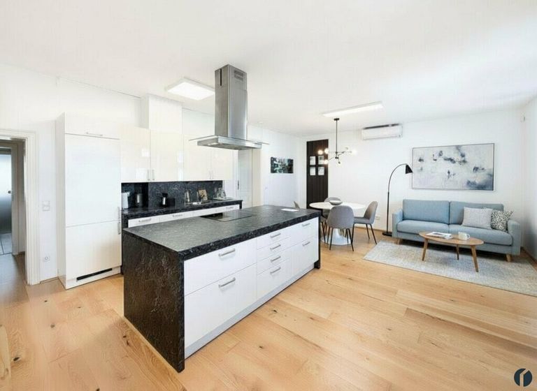 Wohnraum Einrichtungsbeispiel (KI-generiert)