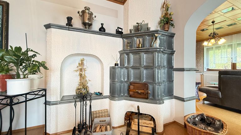 zentraler Kachelofen