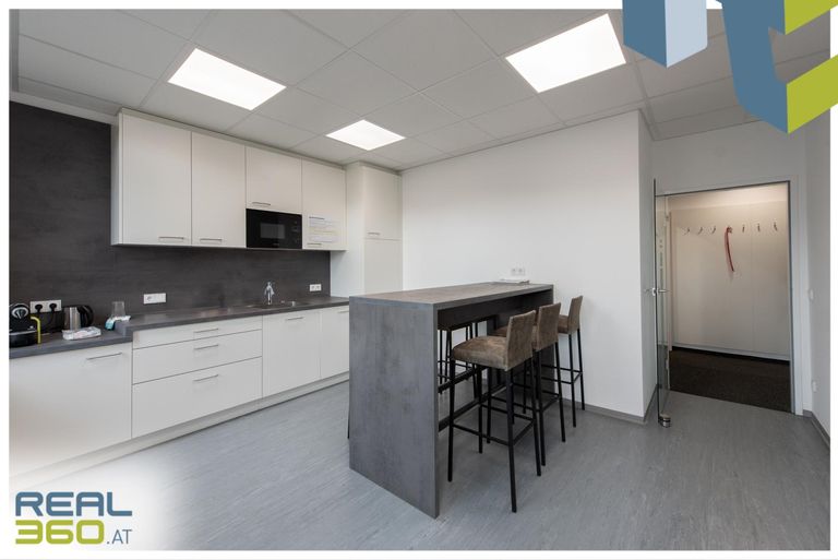 Küche mit Sitzgelegenheiten 3.OG