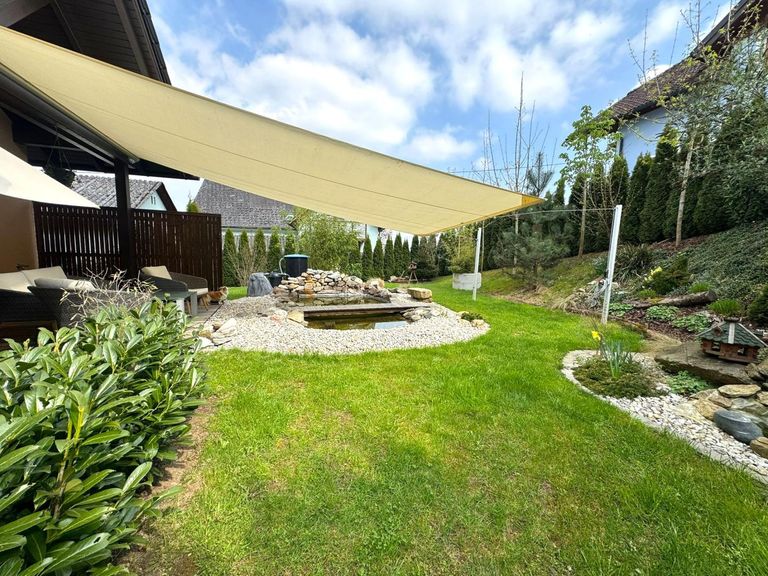 Terrassenbereich und Garten