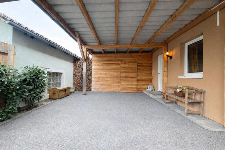 Carport mit Eingangsbereich