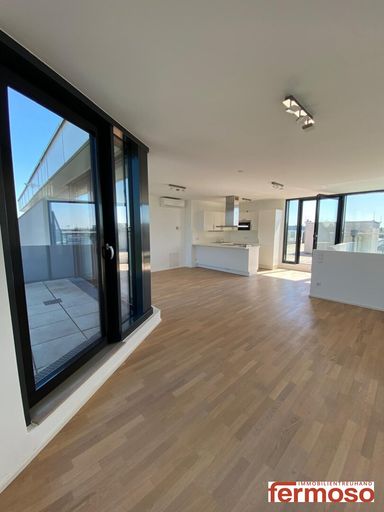 Wohnzimmer mit Loggia