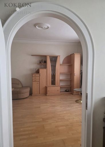 Blick vom Schlafzimmer ins Wohnzimmer