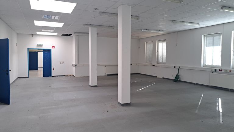 Produktion- Lager- Büro