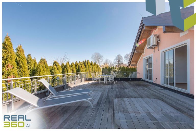 Terrasse oberhalb der Garage