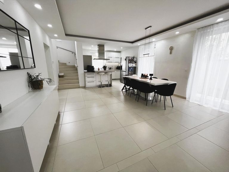 Erdgeschoss - Essbereich und Küche