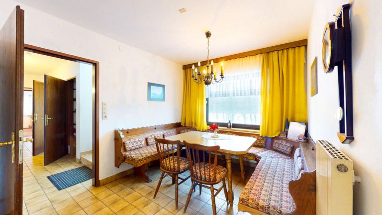 Esszimmer 1 für Gästezimmer (EG)