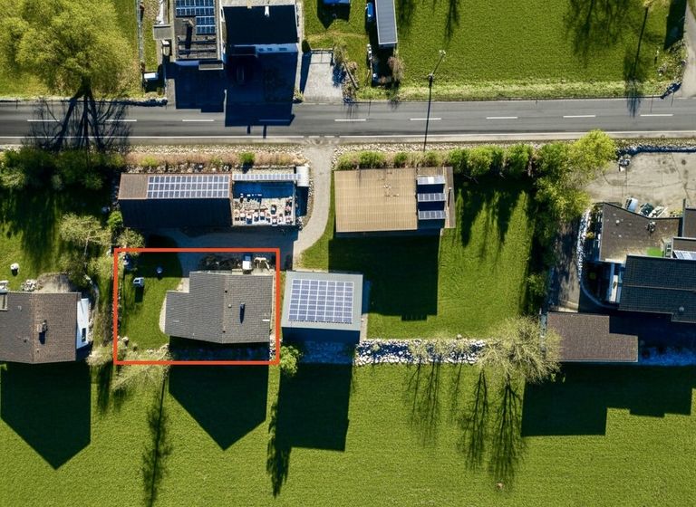 Luftbild mit eingezeichnetem Grundstück