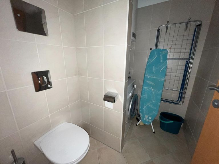 Beispielwohnung - WC mit Abstellmöglichkeit