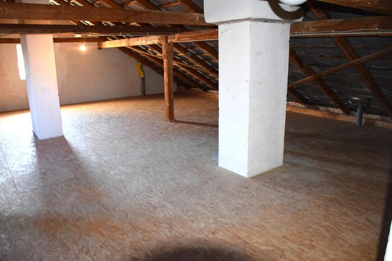 gedämmter Fußboden Dachboden