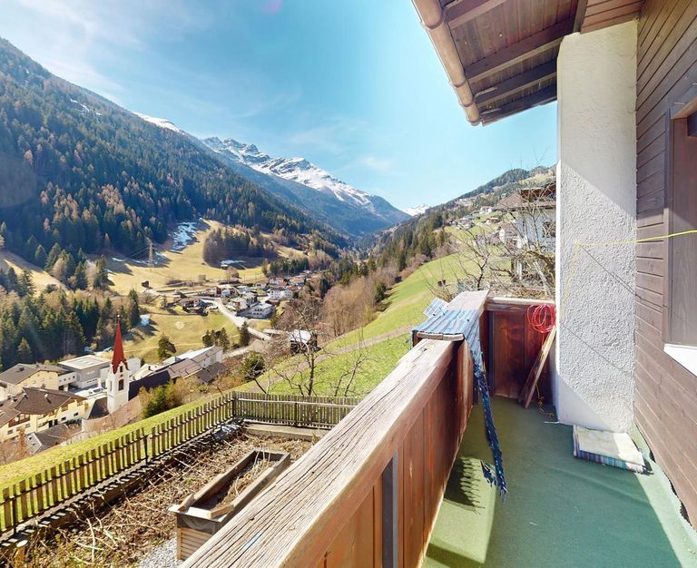 Strengen - Haus - Balkon