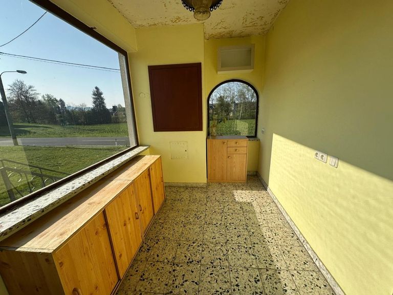 Einfamilienhaus mit Stall und Wirtschaftsgebäude i