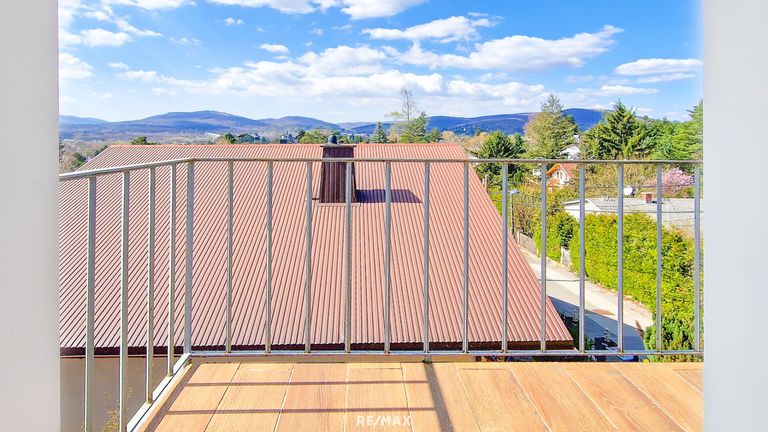 Balkon Zimmer 1 und 2 (Dachgeschoss)