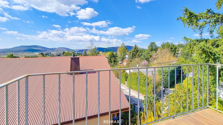 Balkon Zimmer 1 und 2 (Dachgeschoss)