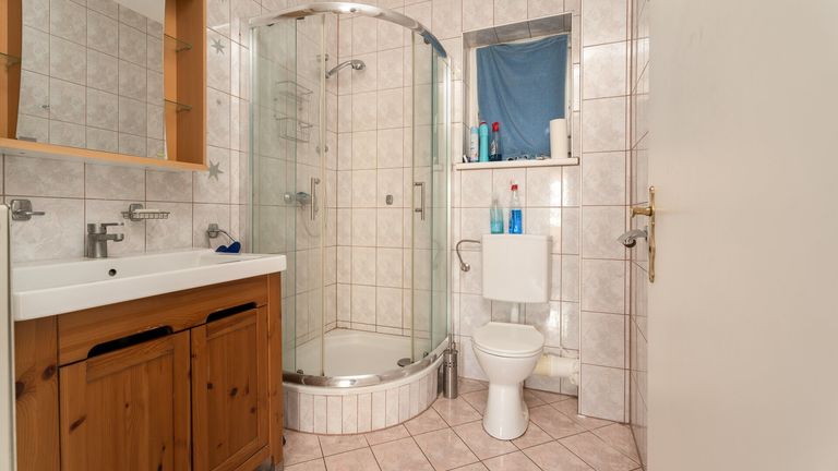 Erdgeschoß - Badezimmer