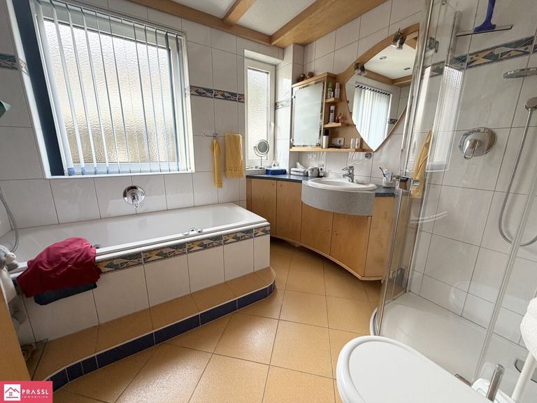 Hochparterre - Badezimmer