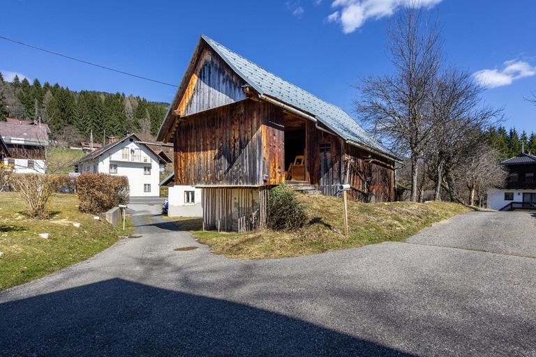 Stallgebäude, Heuboden