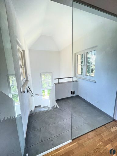 Stiegenhaus, Vorzimmer