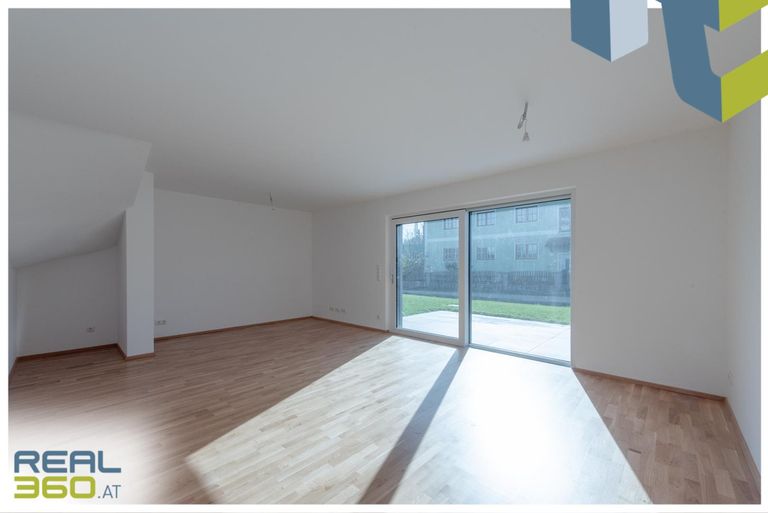 Wohnbereich  mit Blick in den Garten