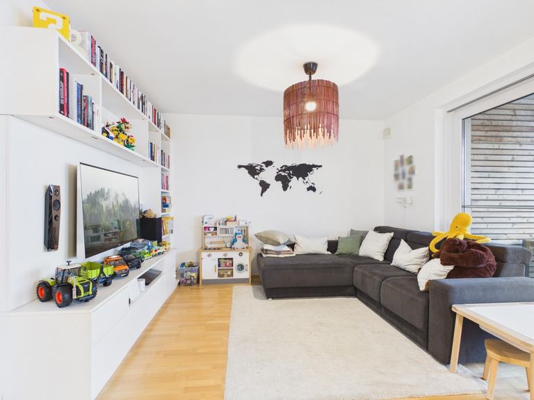 CAM04191G0-PR0084-STILL001