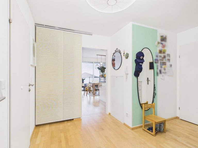 CAM04191G0-PR0084-STILL013