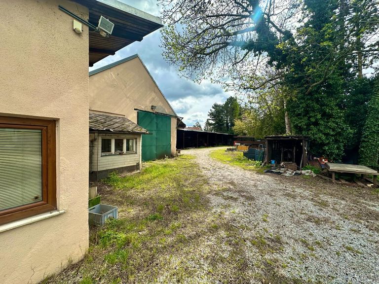 Büro und Lagerfläche