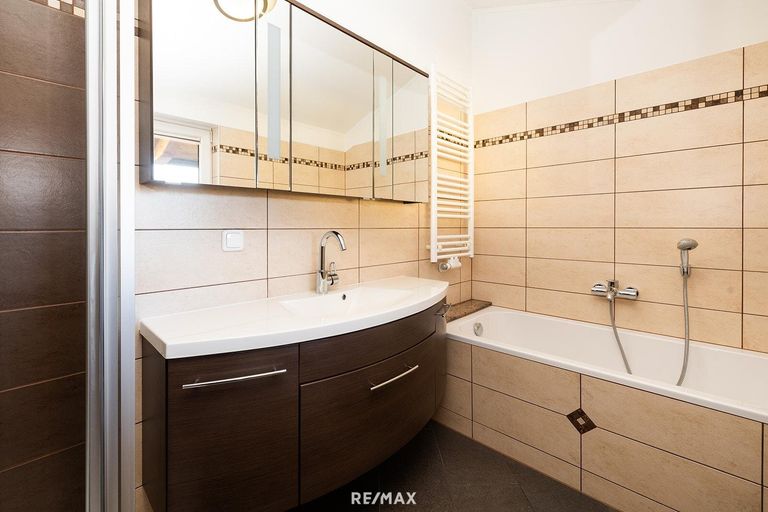 Badezimmer Hauptschlafzimmer