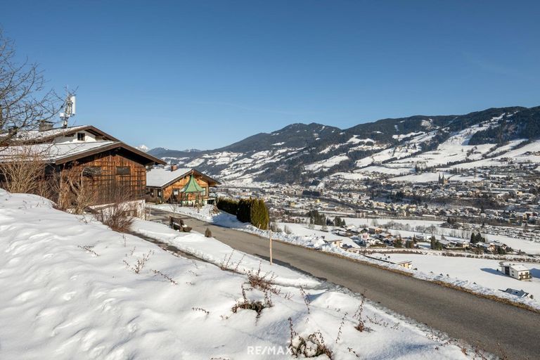 Zufahrt mit Aussicht