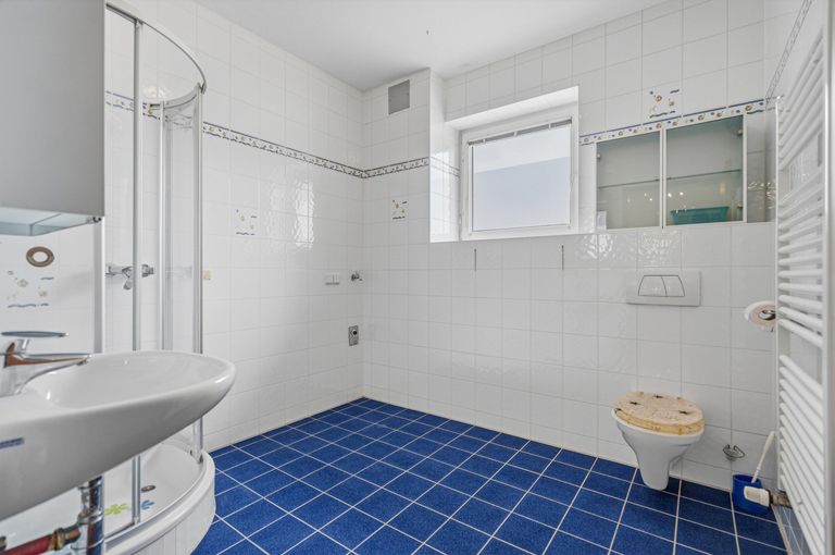 12 OG Badezimmer