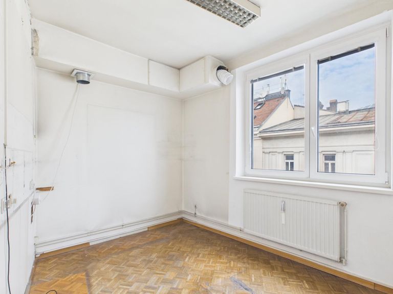 CAM05227G0-PR0041-STILL001