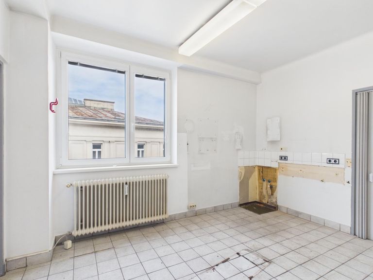 CAM05227G0-PR0041-STILL009