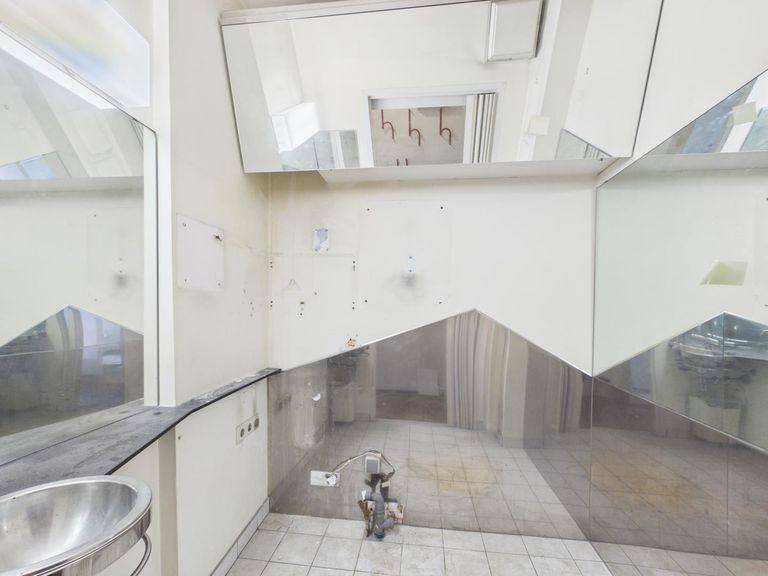 CAM05227G0-PR0041-STILL003