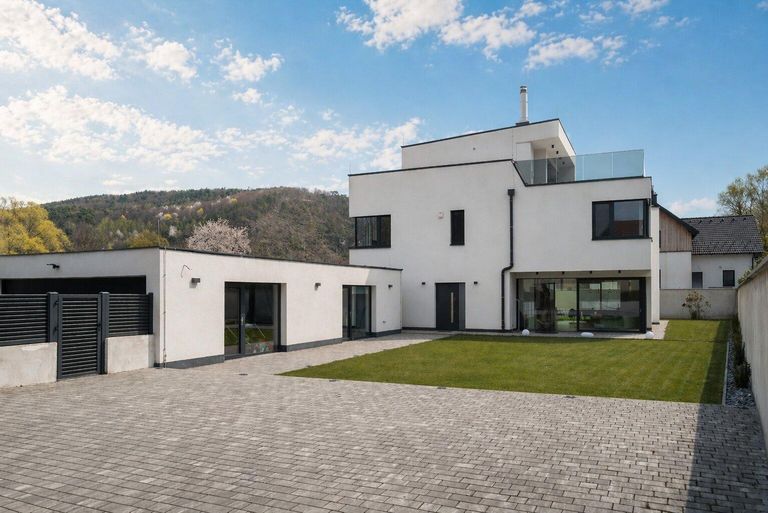 05 Villa in Alland