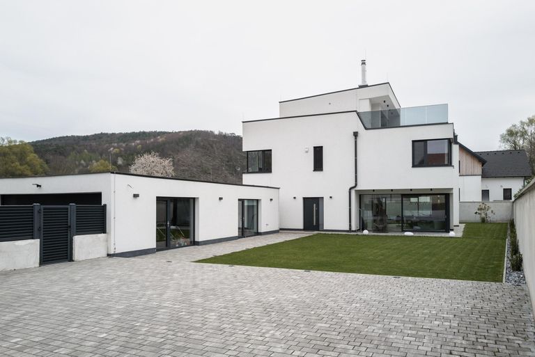 01 Villa in Alland