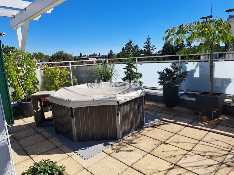 Whirlpool auf Terrasse