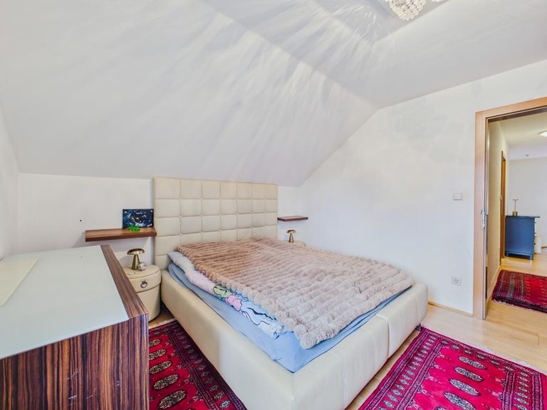Schlafzimmer 2