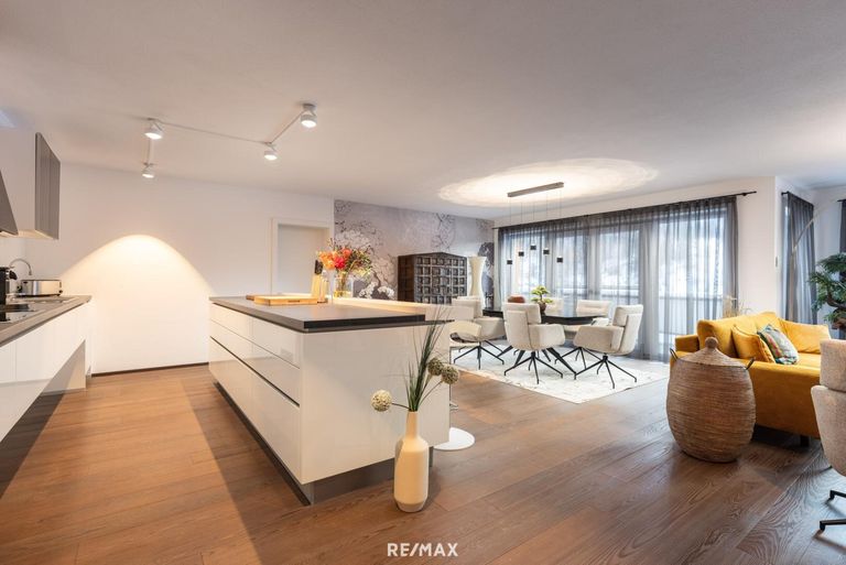 Küche mit Wohn- Essbereich