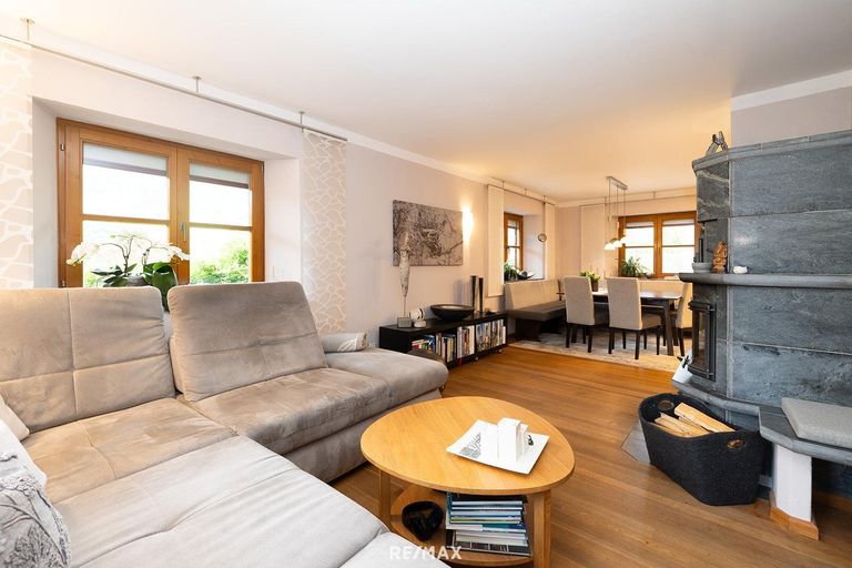 Wohnbereich mit Kamin