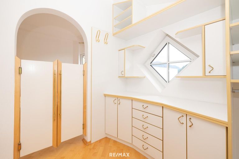 Begebahrer Kleiderschrank 