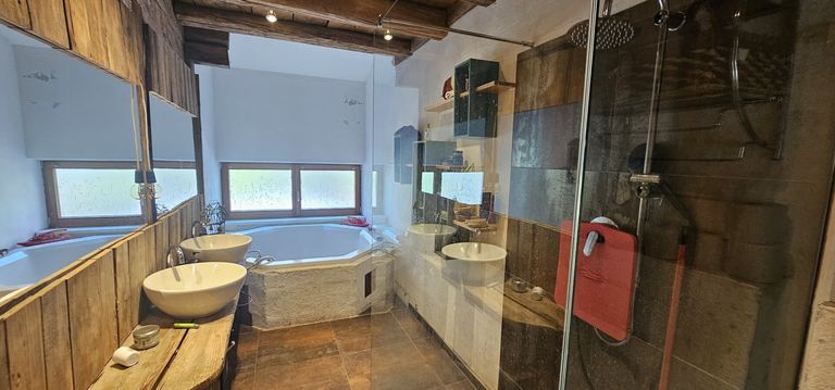 Badezimmer - große Wohnung