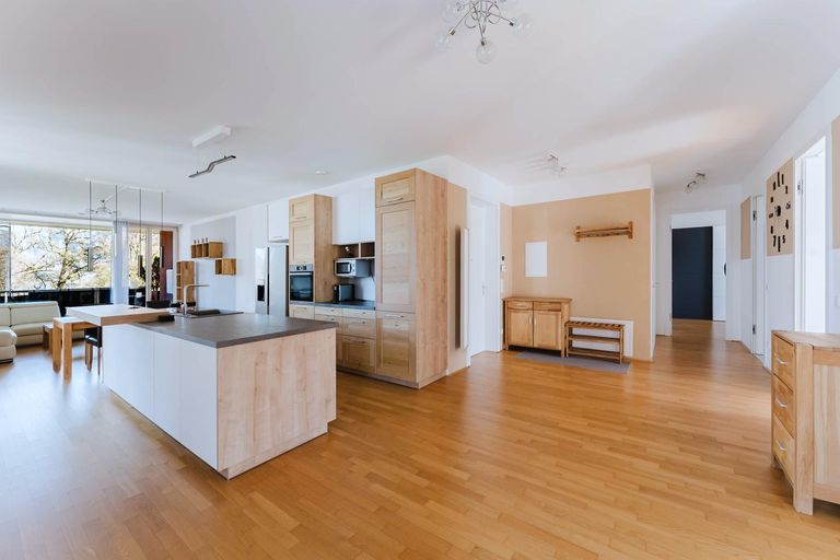 Wohnküche - Wohnraum - Gang