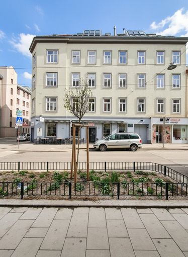Außenansicht & Lage nahe Elternleinplatz