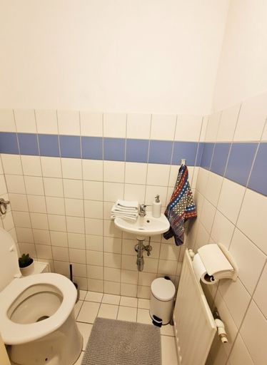 getrenntes WC (vom Vorraum begehbar)