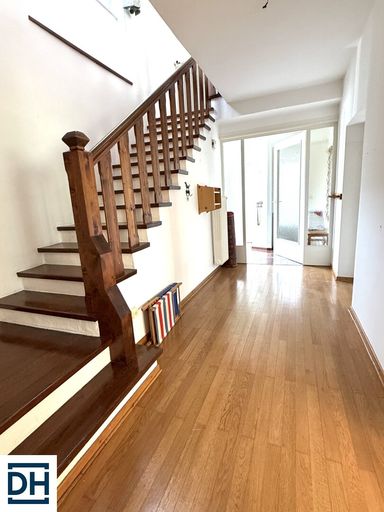 Stiegenhaus/Vorraum EG