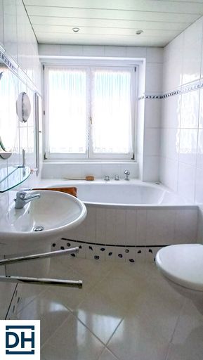 Badezimmer Ansicht 1